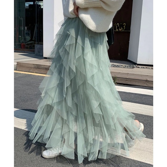 Soho Apparel Women’s Green Layered Flowy Flared Ruffle Boho Long Skirt Medium - Picture 2 of 9